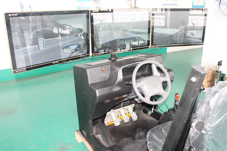 北京客戶訂制三屏汽車模擬駕駛器按時發貨-佛山市依時利新科技有限公司